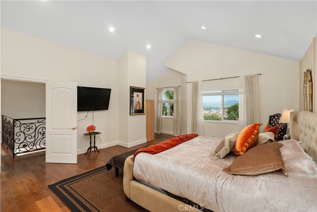 7901 Berger Avenue Playa del Rey, CA 90293 - Photo 35 of 67 Master bedroom