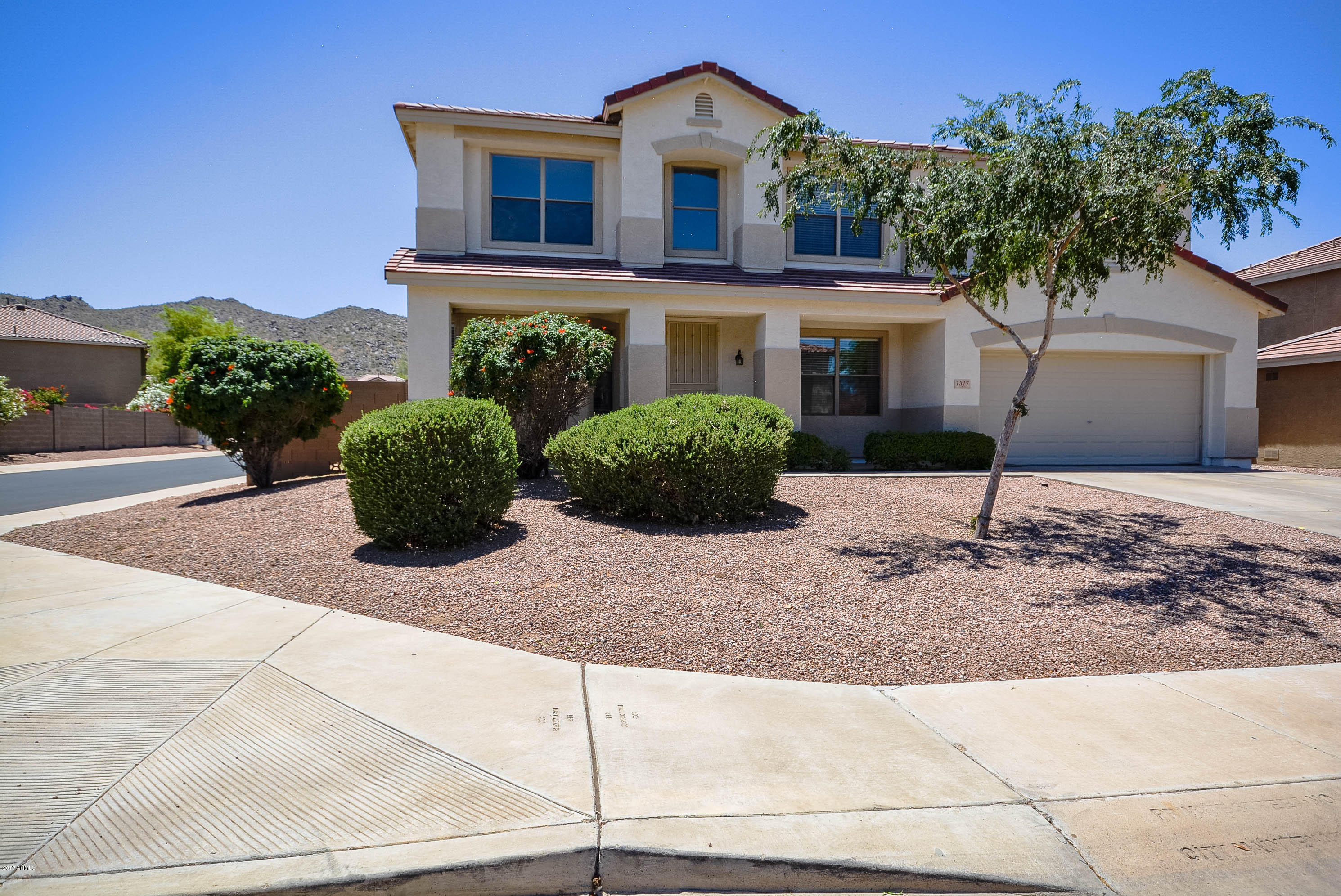 1317 East Pedro Road Phoenix, AZ 85042 - Photo 2 of 51 DSC_0277-HDR