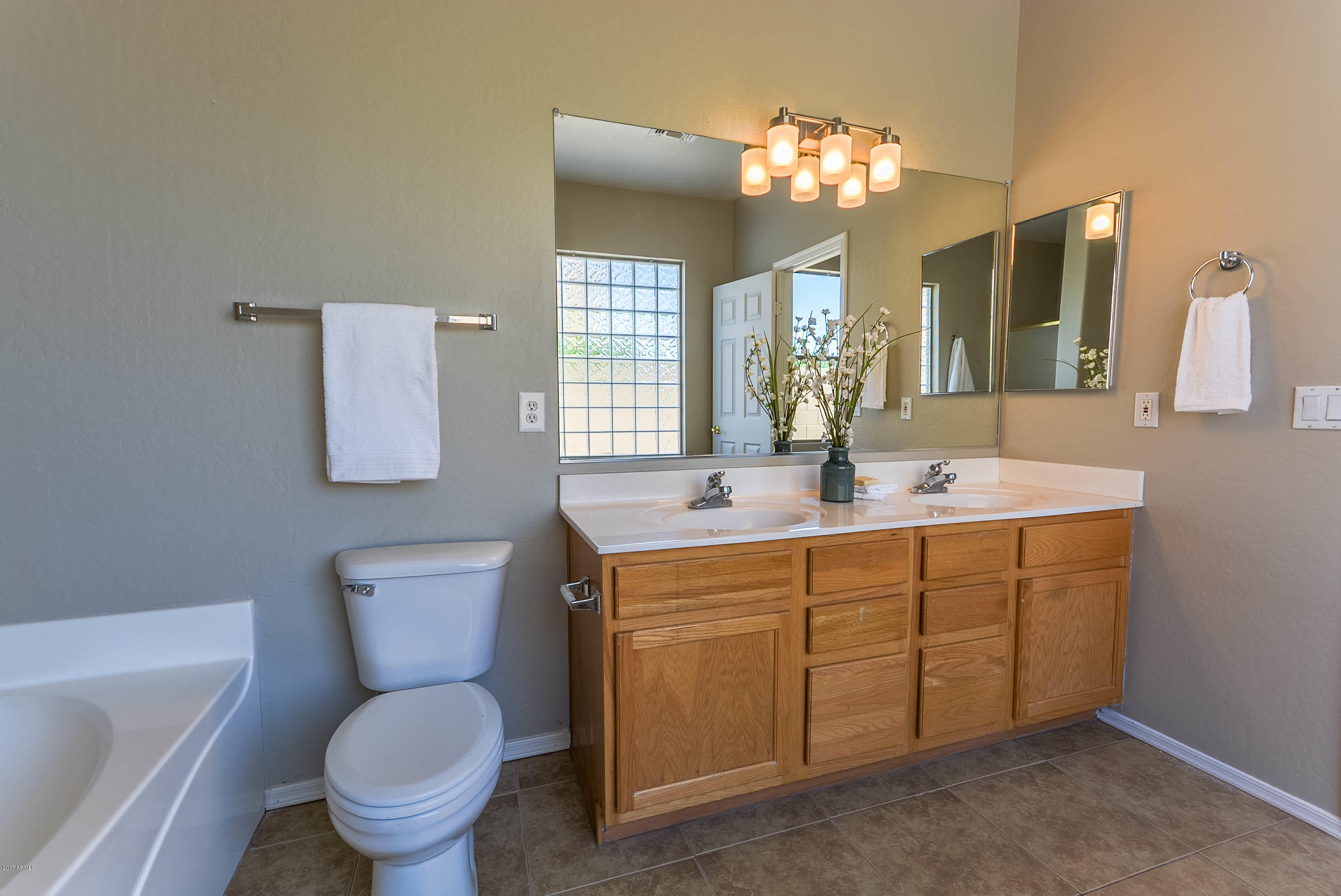 1317 East Pedro Road Phoenix, AZ 85042 - Photo 23 of 51 DSC_0134-HDR