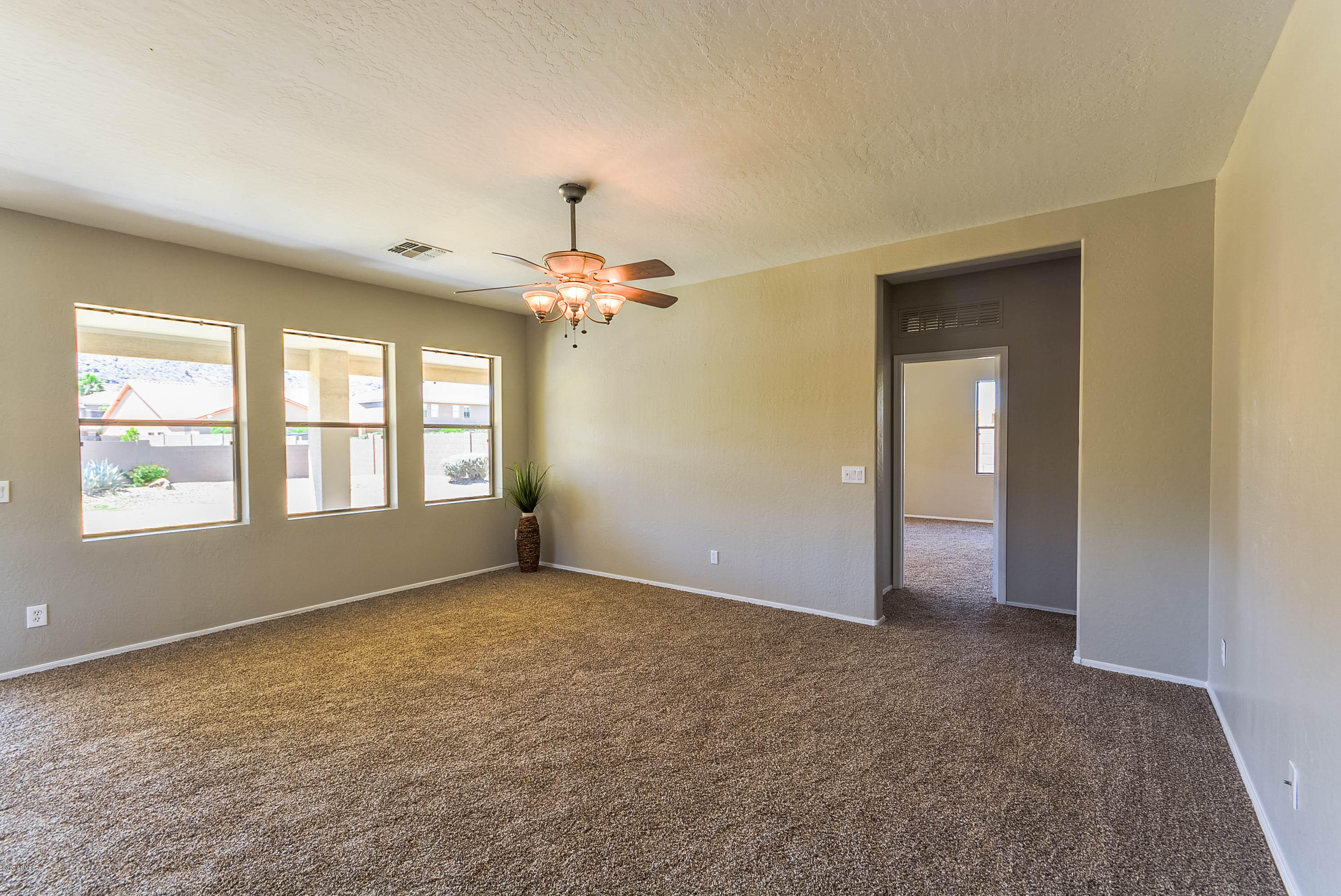 1317 East Pedro Road Phoenix, AZ 85042 - Photo 8 of 51 DSC_0056-HDR
