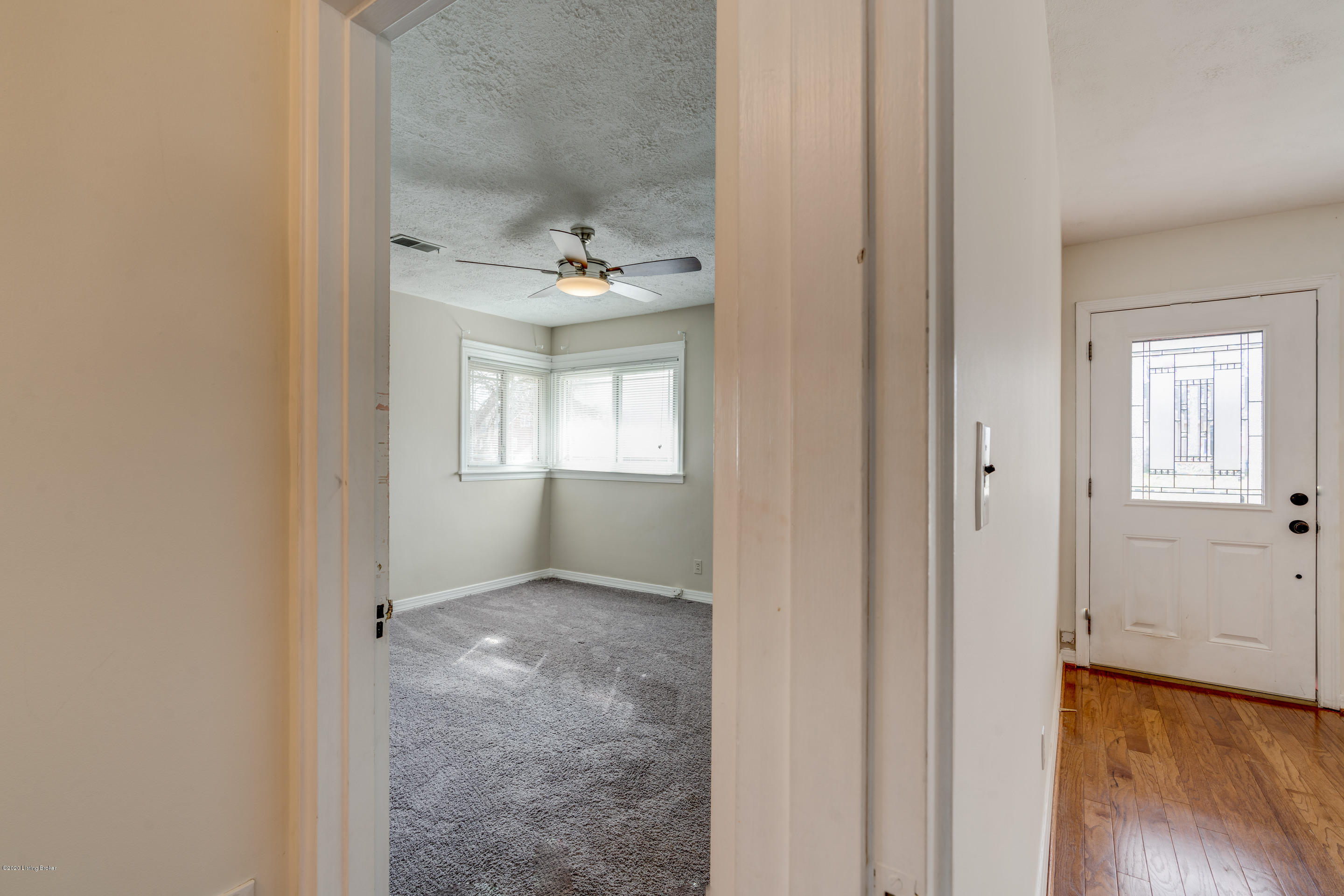 215 Hemingway Road Louisville, KY 40207 - Photo 30 of 46 Elmore_215Hemmingway-36