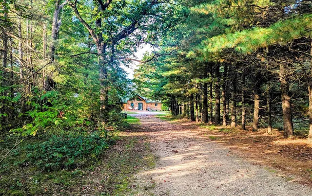 $599,900 | 1152 Chicago Drive, Friendship, WI 53934