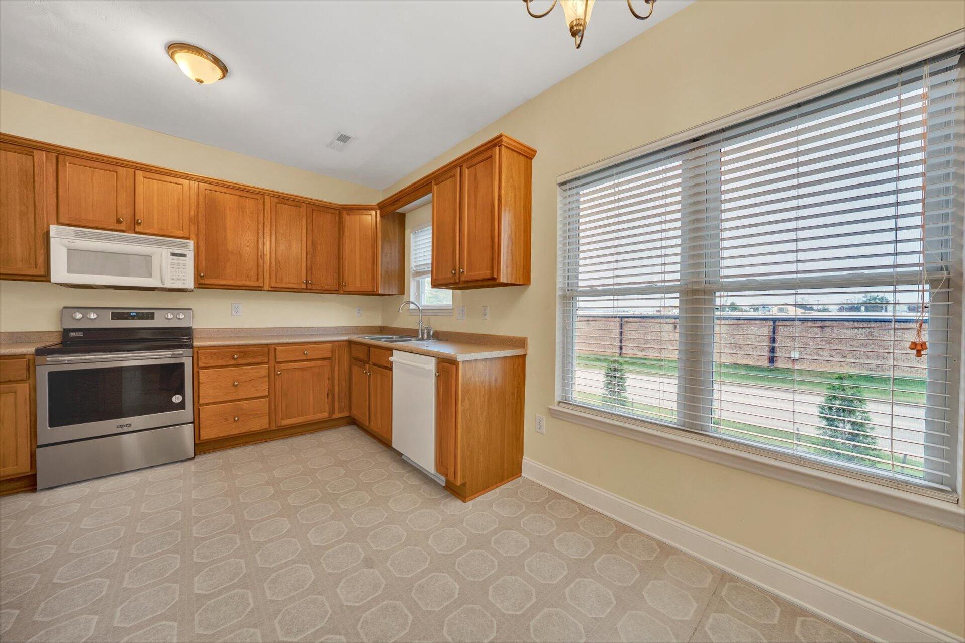 1915 South Clearing Road Salem, VA 24153 - Photo 11 of 27 11-DSC00175