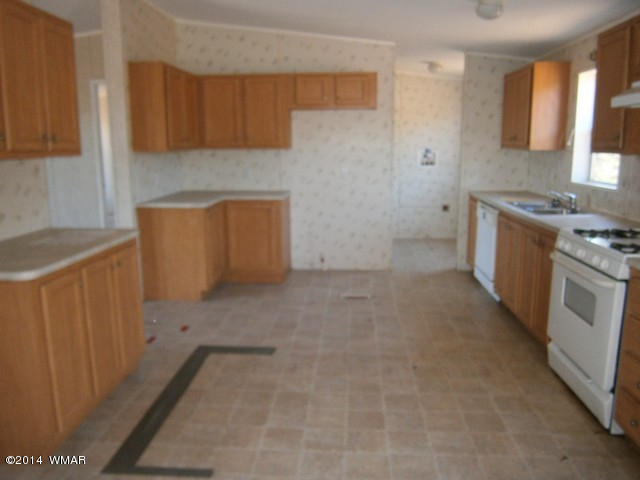 127 Apache County Road Vernon, AZ 85940 - Photo 9 of 20