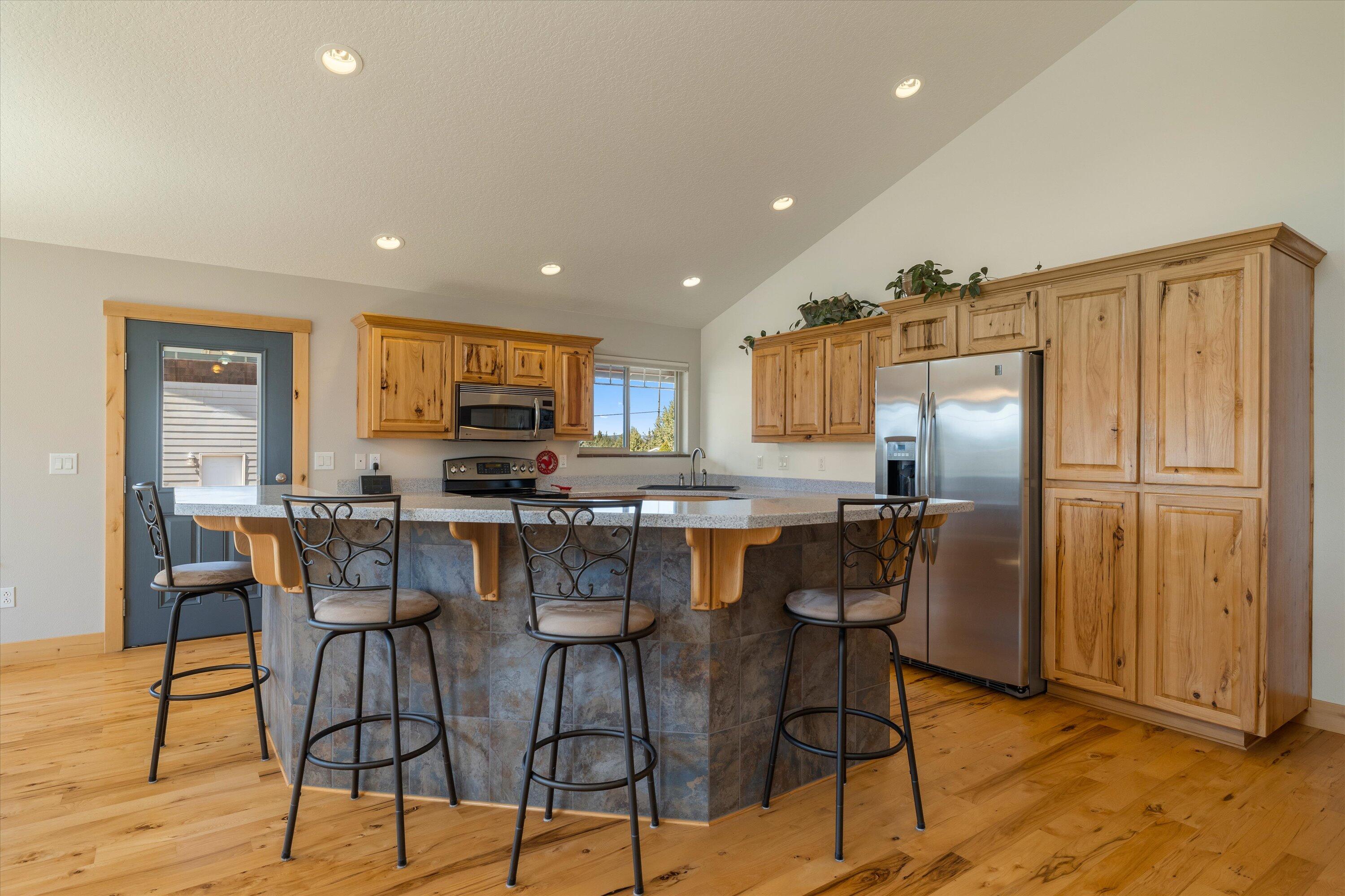 5585 Southwest Rim Road Terrebonne, OR 97760 - Photo 11 of 48 Kitchen