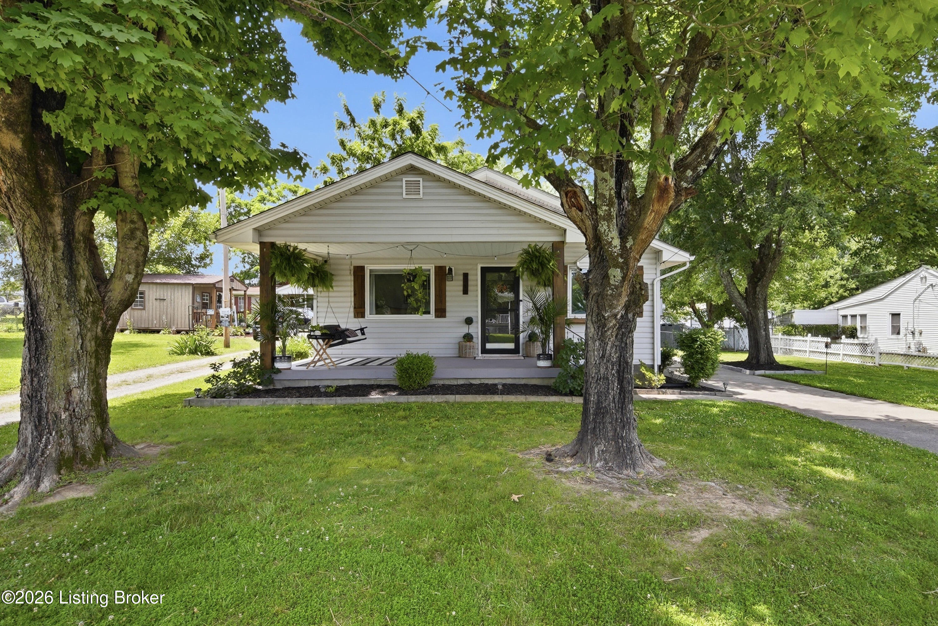 9712 Keys Ferry Road Fairdale, KY 40118 - Photo 2 of 48 2_9712keysferry_louisvillerealestatemedi