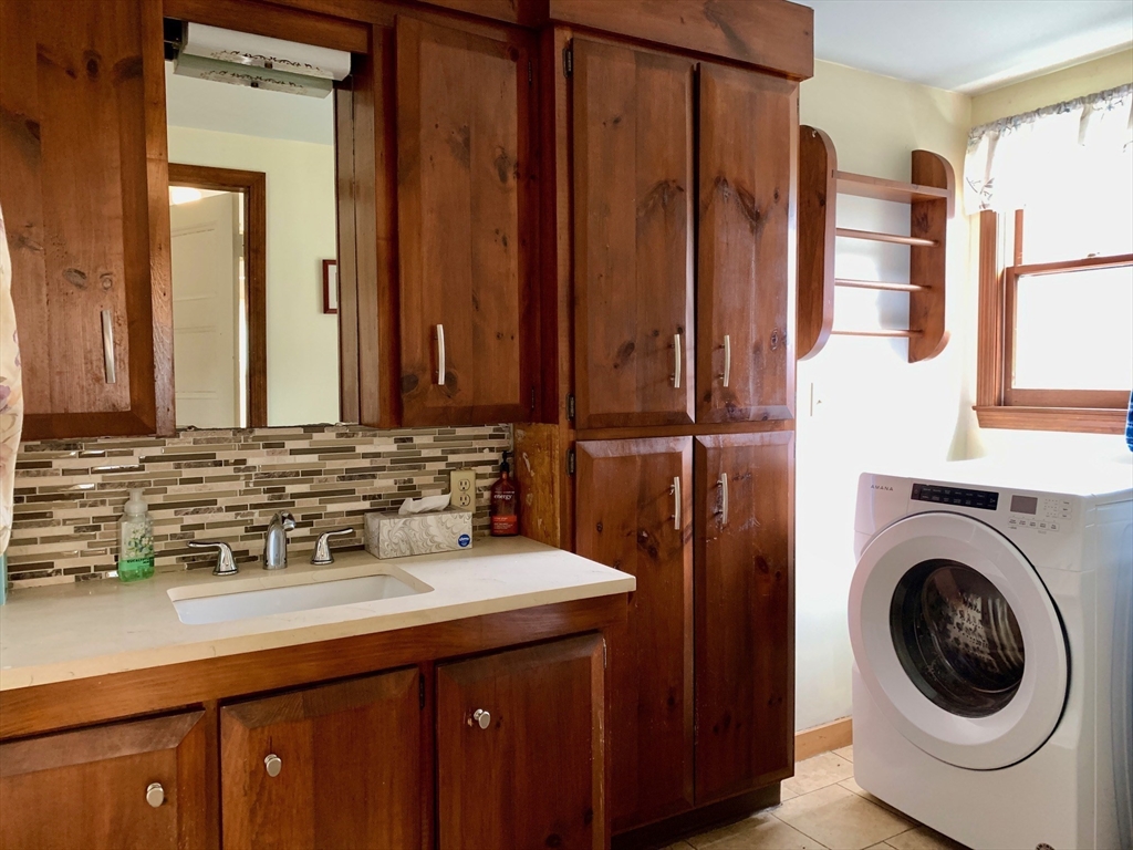 8 Maple Avenue Erving, MA 01344 - Photo 15 of 42