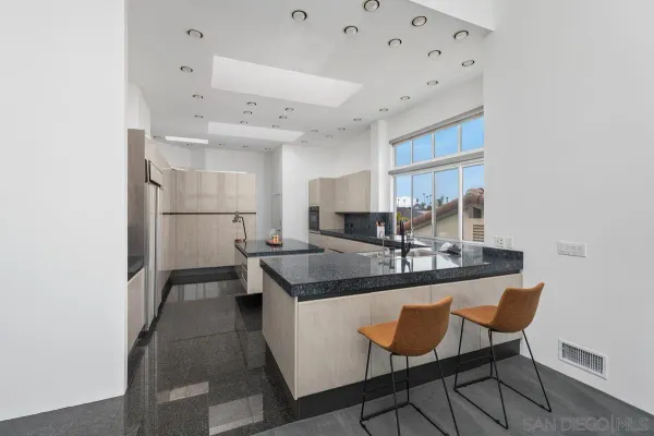 $5,998,000 | 25 Green Turtle Road, Coronado, CA 92118