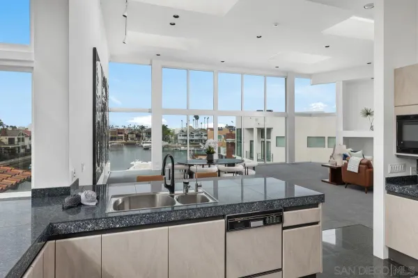$5,998,000 | 25 Green Turtle Road, Coronado, CA 92118