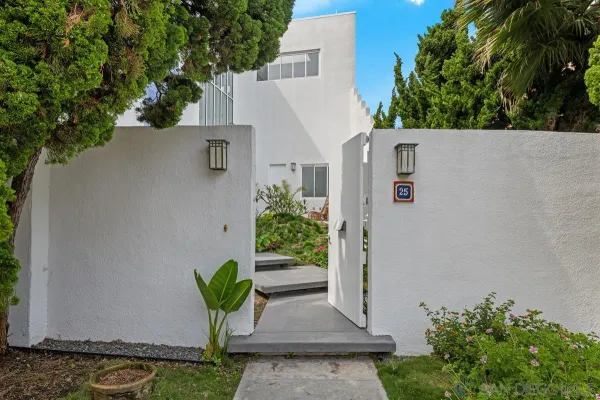 $5,998,000 | 25 Green Turtle Road, Coronado, CA 92118
