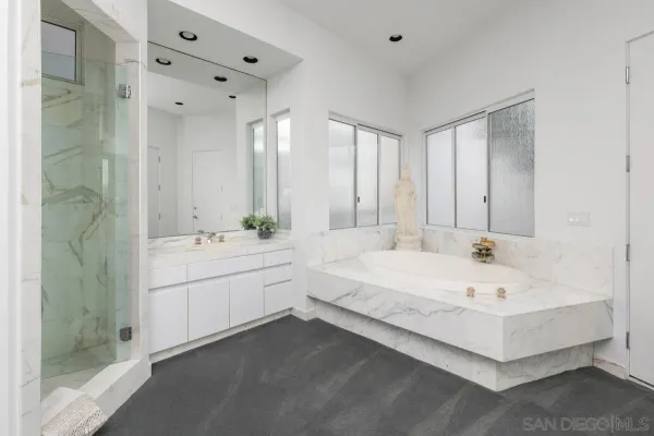 $5,998,000 | 25 Green Turtle Road, Coronado, CA 92118