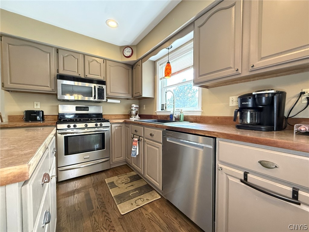 5773 Innsbruck Road Manlius, NY 13057 - Photo 5 of 35 Gallery Image 5