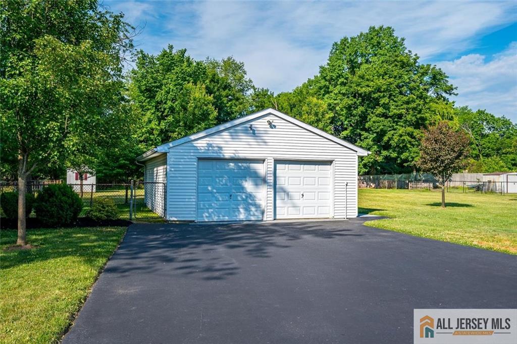 39 Kendall Road Kendall Park, NJ 08824 - Photo 31 of 41