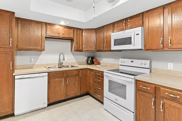 $125,000 | 4710 58th Avenue North, Unit 221, Crystal, MN 55429