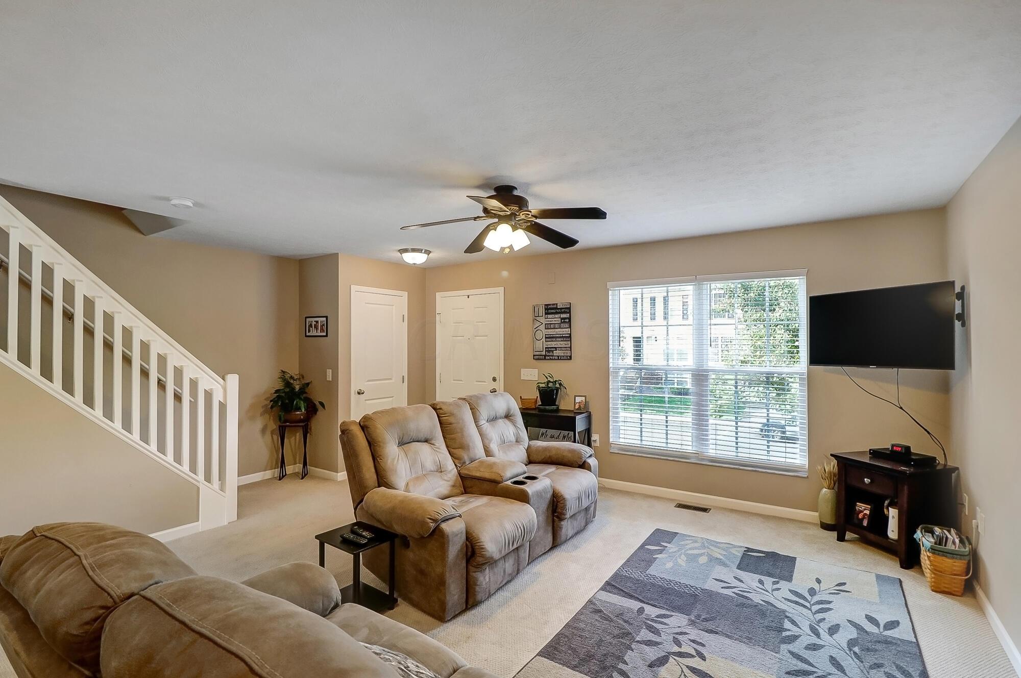 6301 Needletail Road, Unit 25 Columbus, OH 43230 - Photo 5 of 32 Entry level Living Room