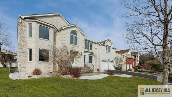 $1,480,000 | 4 Maureen Court, Edison, NJ 08820
