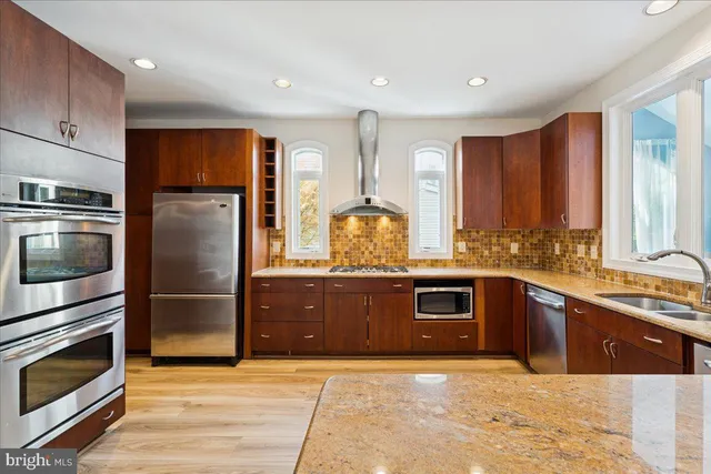 $995,000 | 13222 Stable Brook Way, Herndon, VA 20171