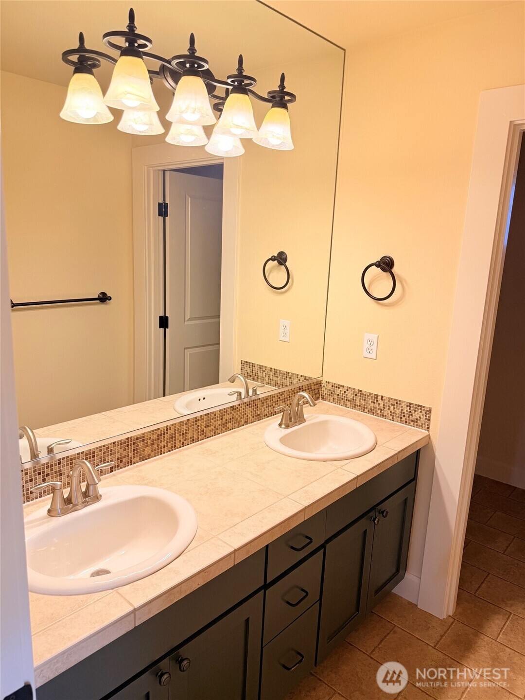 1601 Lyons Avenue Northeast Renton, WA 98059 - Photo 10 of 26 Gallery Image 10