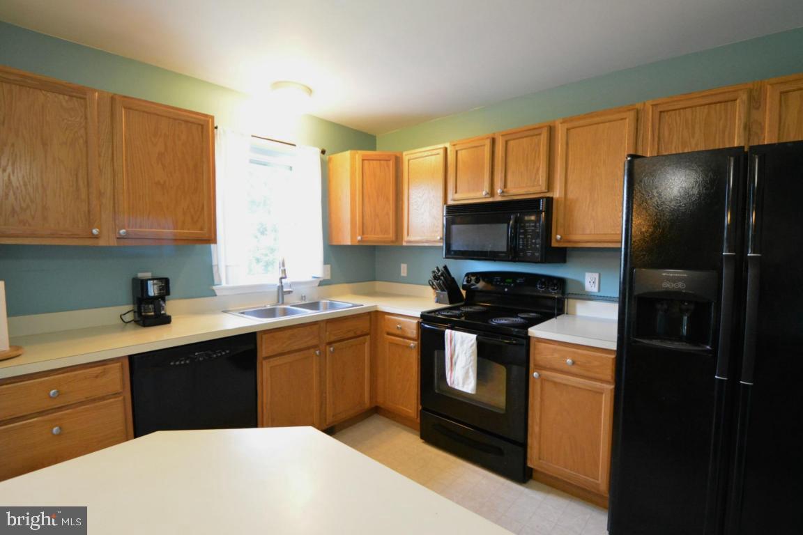 338 North Locust Street Lititz, PA 17543 - Photo 8 of 28