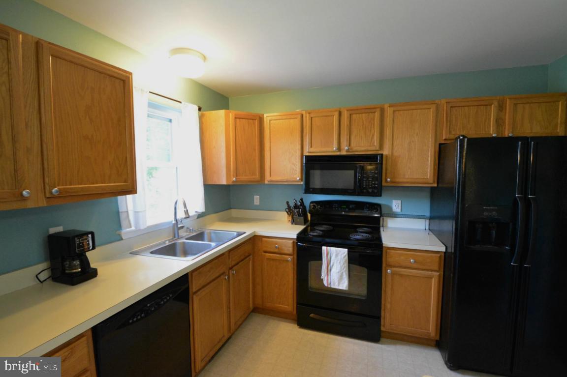 338 North Locust Street Lititz, PA 17543 - Photo 9 of 28
