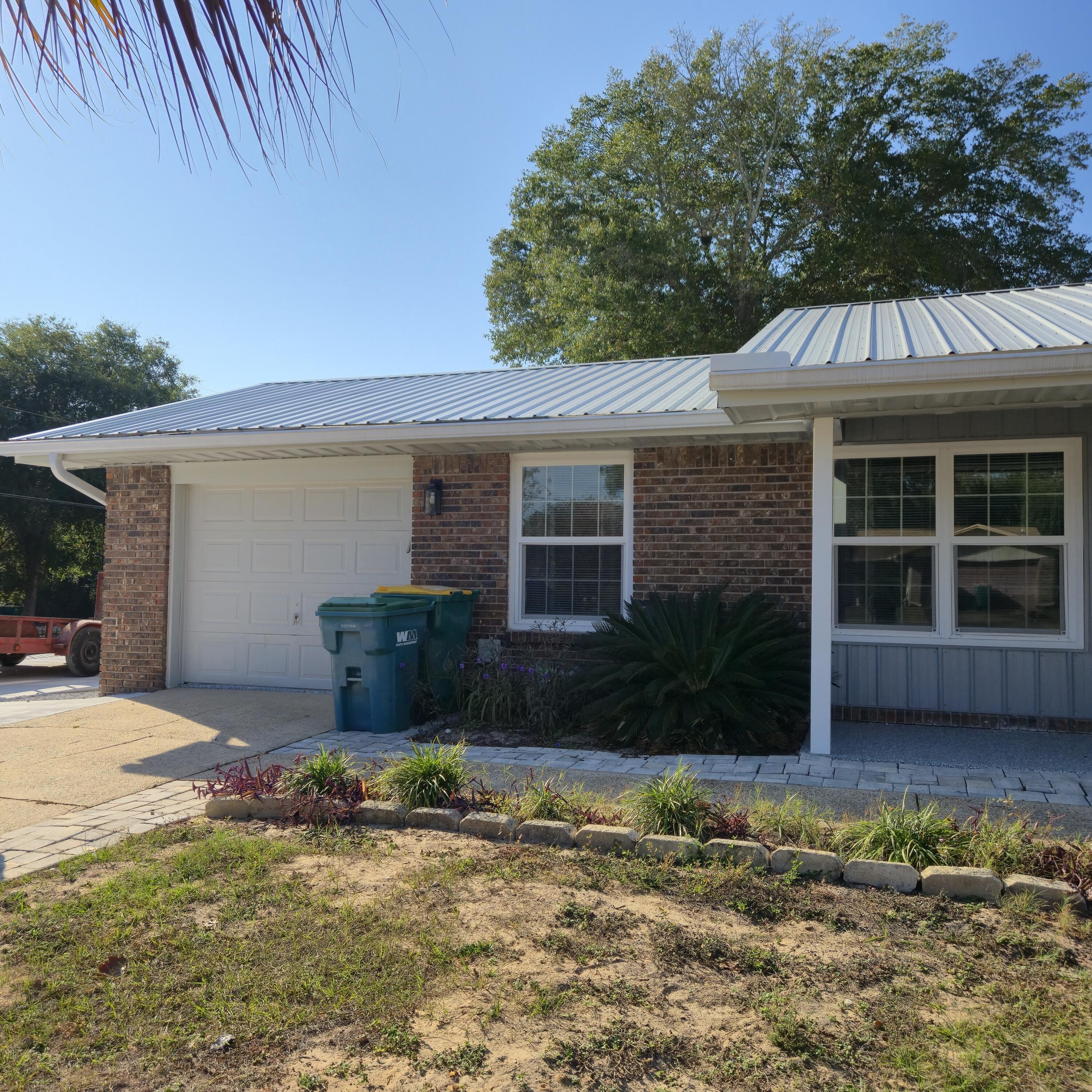 75 7th Street Shalimar, FL 32579 - Photo 5 of 33 20251125_133458