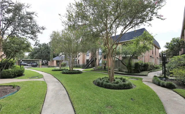 $1,595 | 1601 South Shepherd Drive, Unit 115, Houston, TX 77019