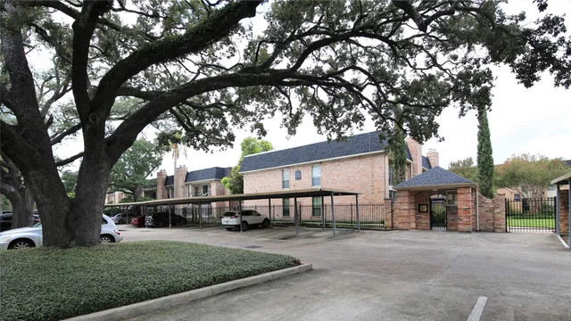 $1,595 | 1601 South Shepherd Drive, Unit 115, Houston, TX 77019