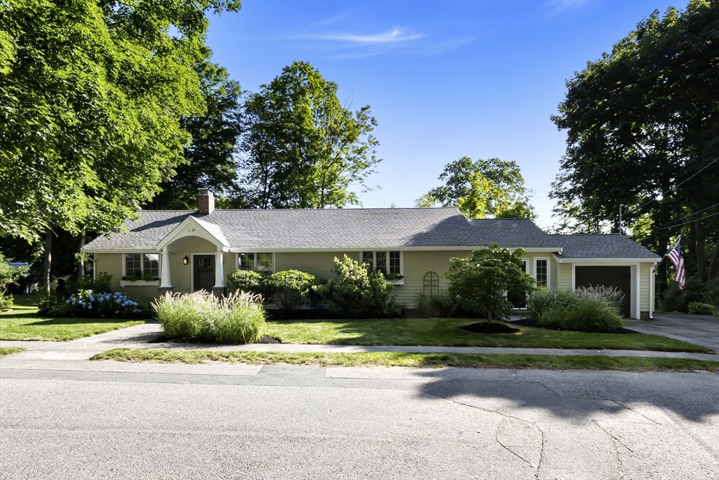 40 Orchard Road Hamilton, MA 01982 - Photo 1 of 42 Gallery Image 1
