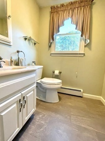 241 Glen Charlie Road Wareham, MA 02538 - Photo 8 of 37 Gallery Image 8