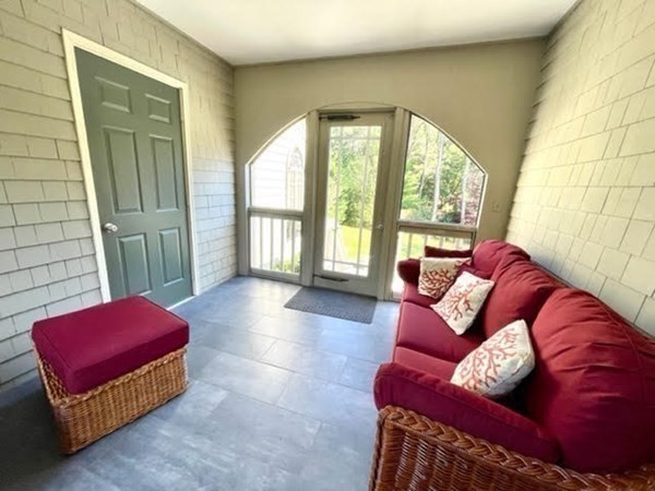 241 Glen Charlie Road Wareham, MA 02538 - Photo 9 of 37 Gallery Image 9