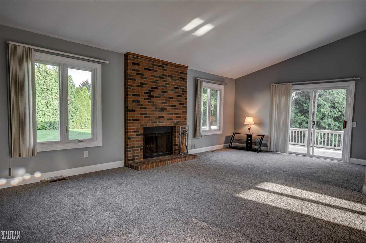 2388 Cumberland Road Rochester, MI 48307 - Photo 4 of 36 31301848-3.JPG