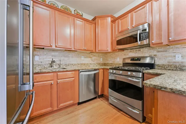 $680,000 | 434 Autumn Drive, East Meadow, NY 11554