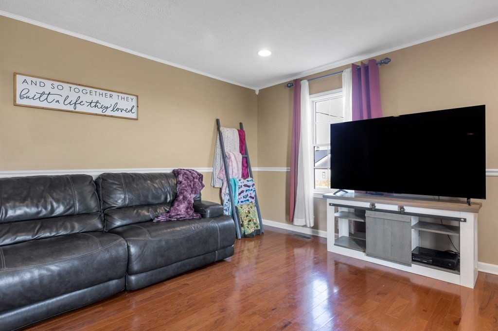 2580 Crofton Dawson Road Crofton, KY 42217 - Photo 17 of 50 a living room with furniture and a flat screen tv
