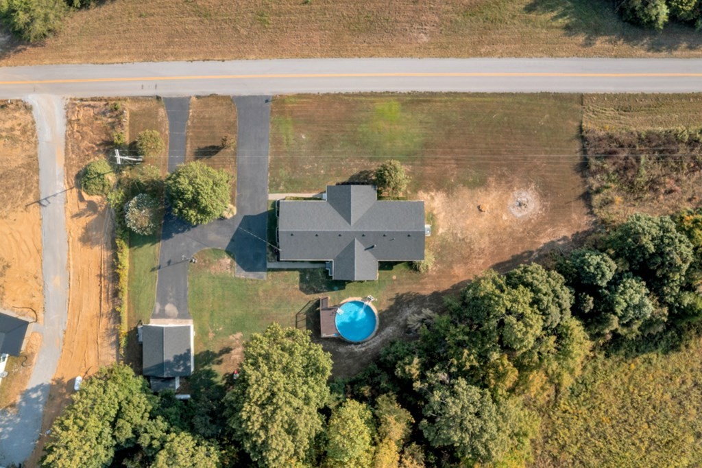 2580 Crofton Dawson Road Crofton, KY 42217 - Photo 42 of 50 a view of a city with lawn chairs