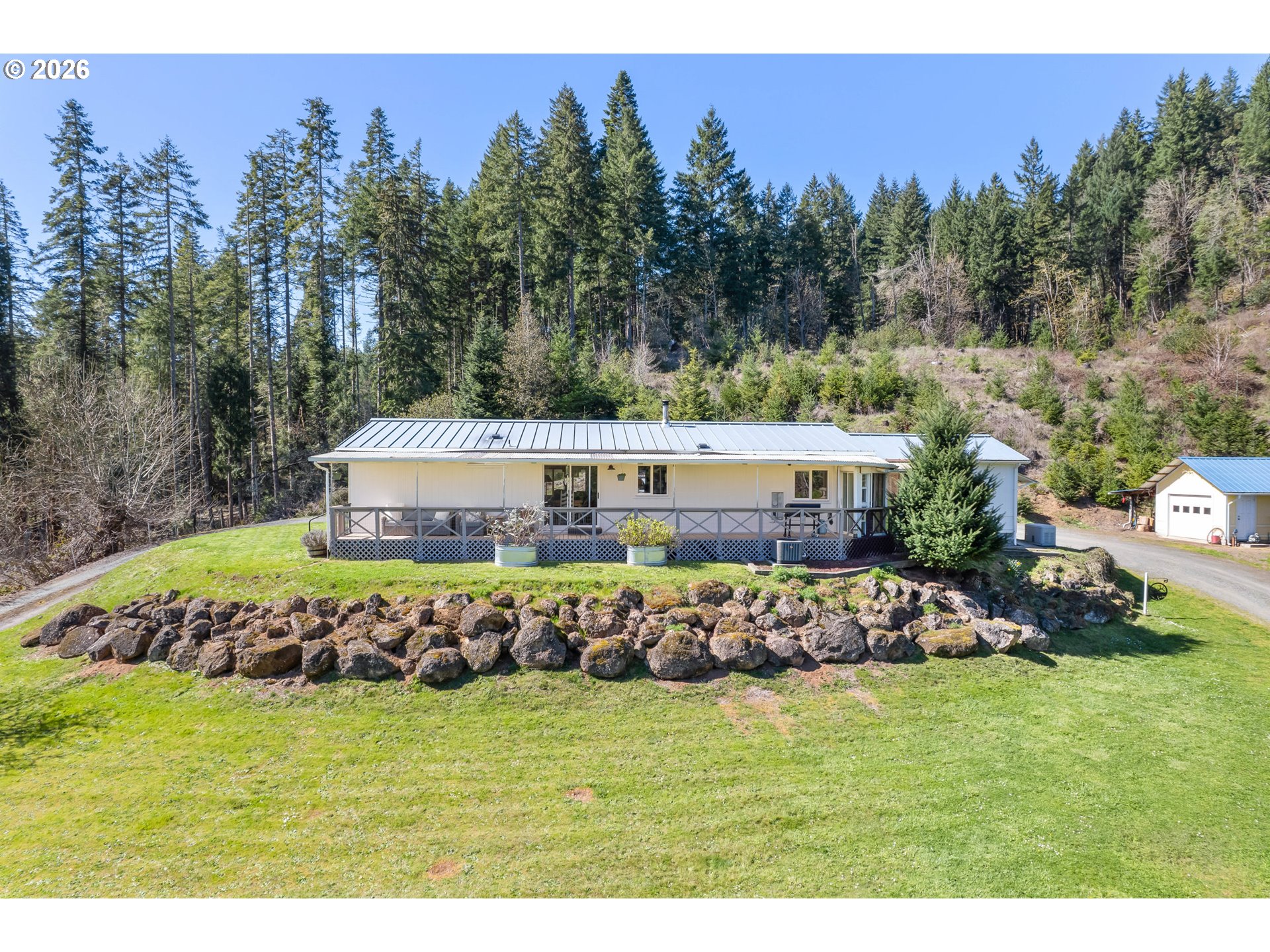 32477 West Saginaw Road Cottage Grove, OR 97424 - Photo 3 of 43