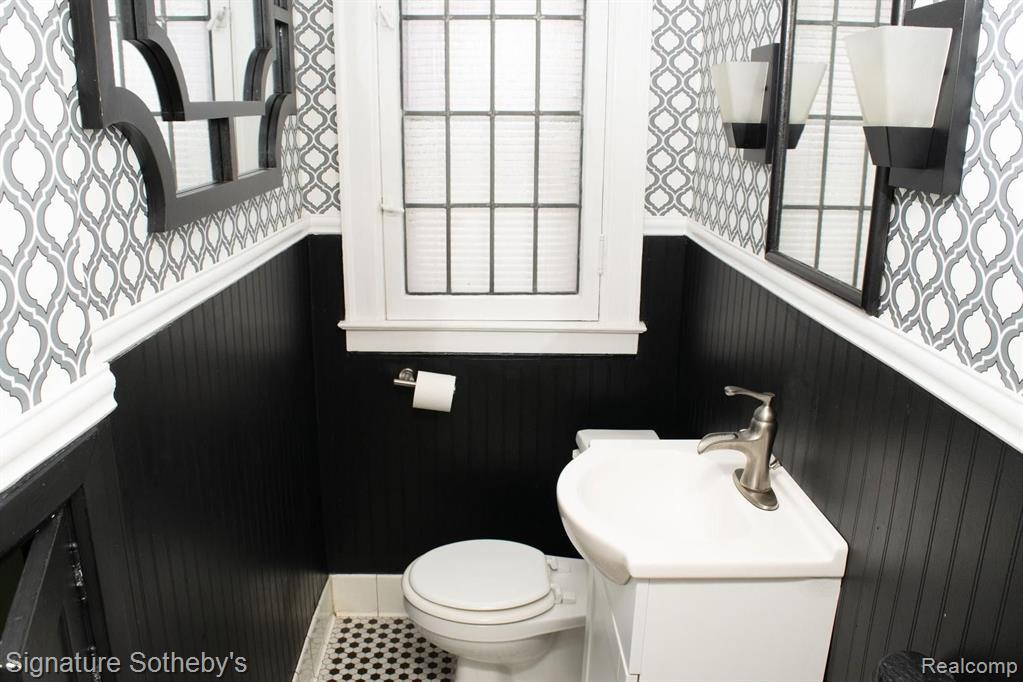 1318 Audubon Road Grosse Pointe Park, MI 48230 - Photo 13 of 35