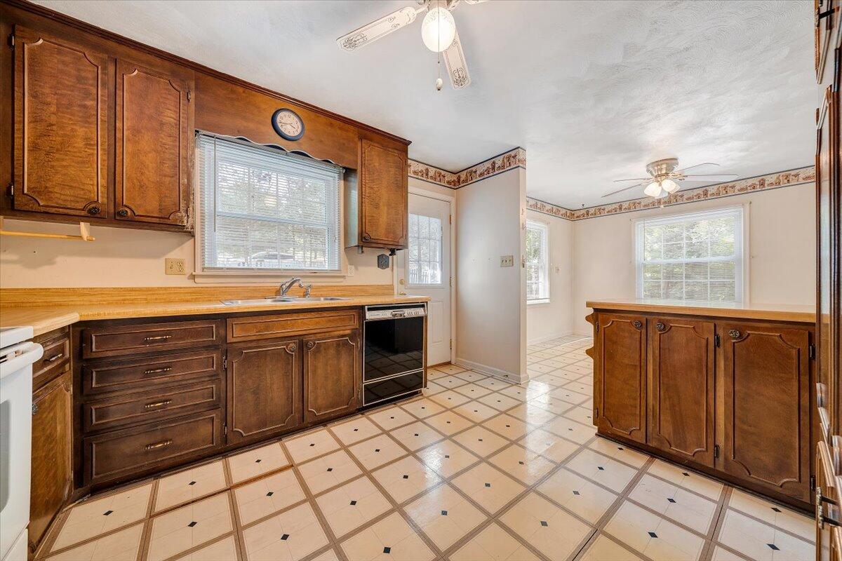 869 Lakeshore Terrace Road Hardy, VA 24101 - Photo 8 of 58 14-MIB01584