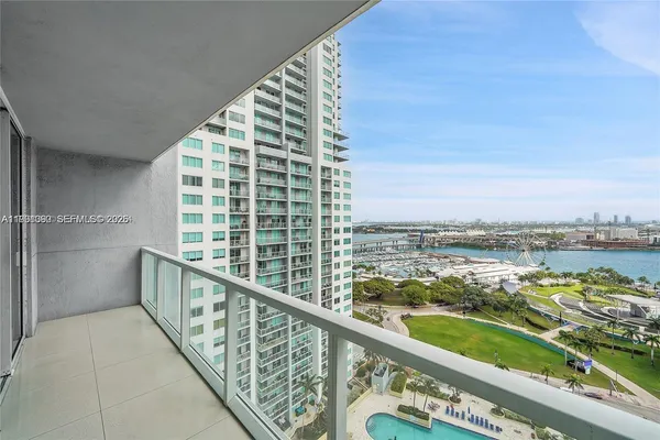 $2,900 | 253 Northeast 2nd Street, Unit 2307, Miami, FL 33132