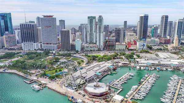 $2,900 | 253 Northeast 2nd Street, Unit 2307, Miami, FL 33132