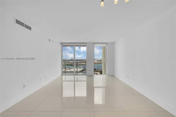 $2,900 | 253 Northeast 2nd Street, Unit 2307, Miami, FL 33132