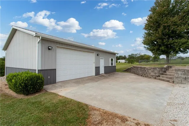 $455,000 | 7898 Greenton Trail, Odessa, MO 64076