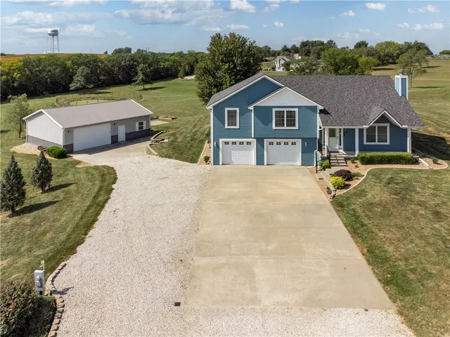 $455,000 | 7898 Greenton Trail, Odessa, MO 64076