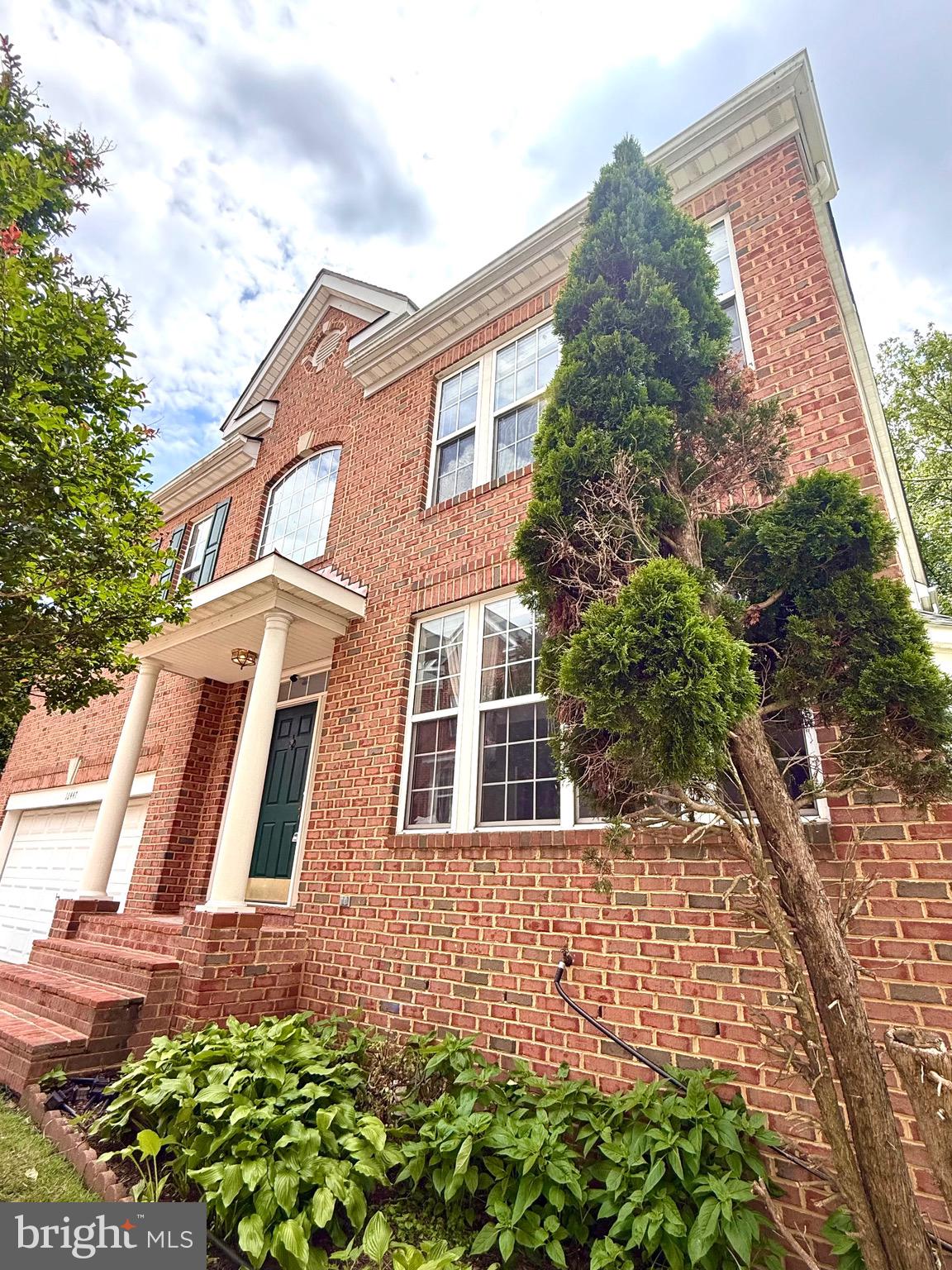 12447 Red Patch Lane Fairfax, VA 22033 - Photo 2 of 34 front view of a house