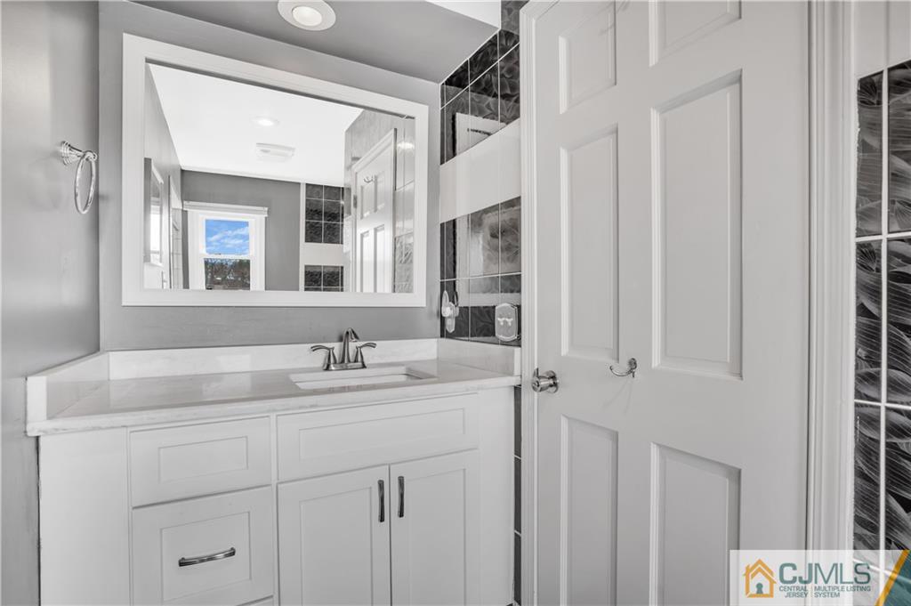 25 Pine Ridge Drive Edison, NJ 08820 - Photo 18 of 26