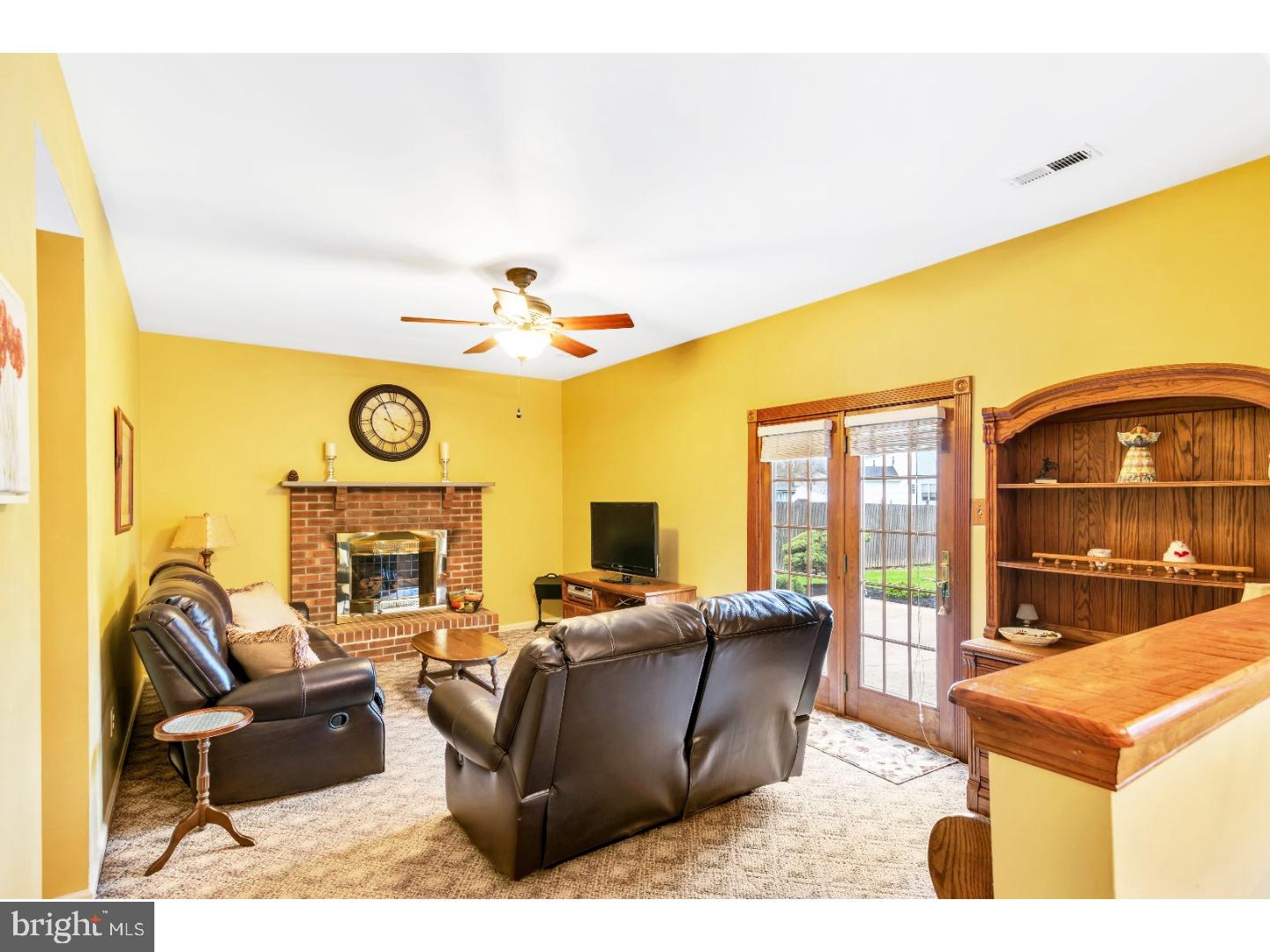 882 Herman Road Horsham, PA 19044 - Photo 11 of 19 Family Room