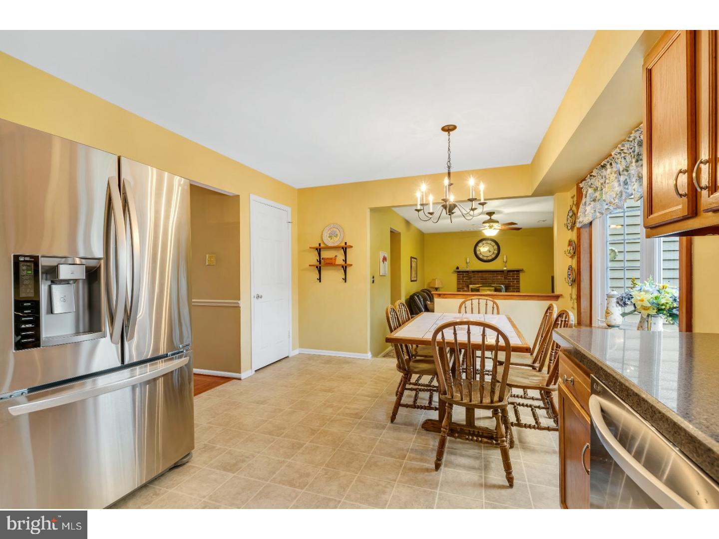 882 Herman Road Horsham, PA 19044 - Photo 6 of 19 Kitchen