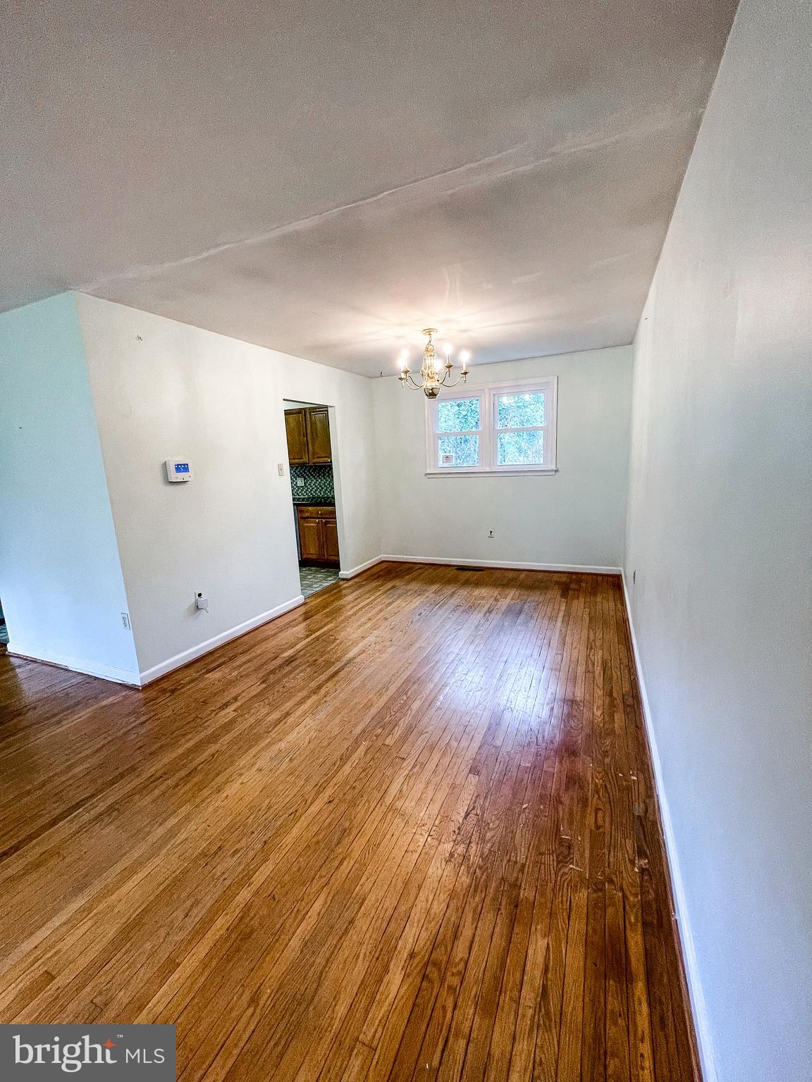 8300 MacArthur Road Wyndmoor, PA 19038 - Photo 5 of 20 Living Room/Dining Room