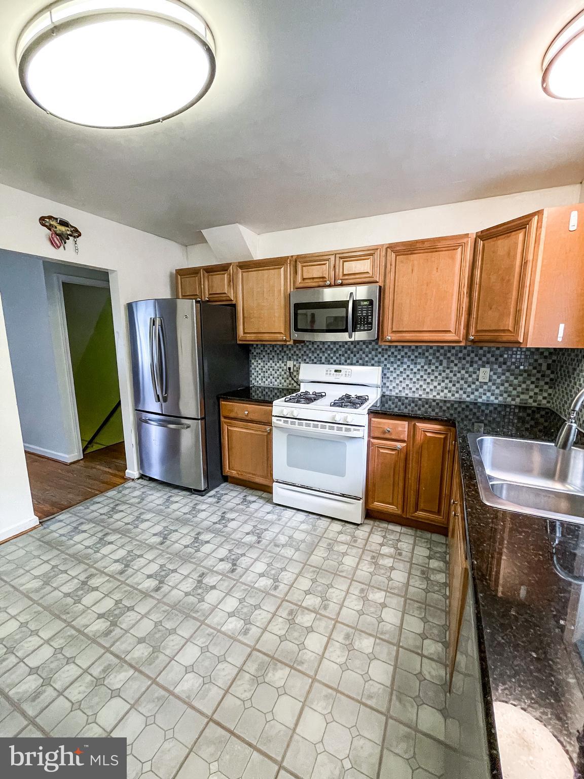 8300 MacArthur Road Wyndmoor, PA 19038 - Photo 7 of 20 Kitchen