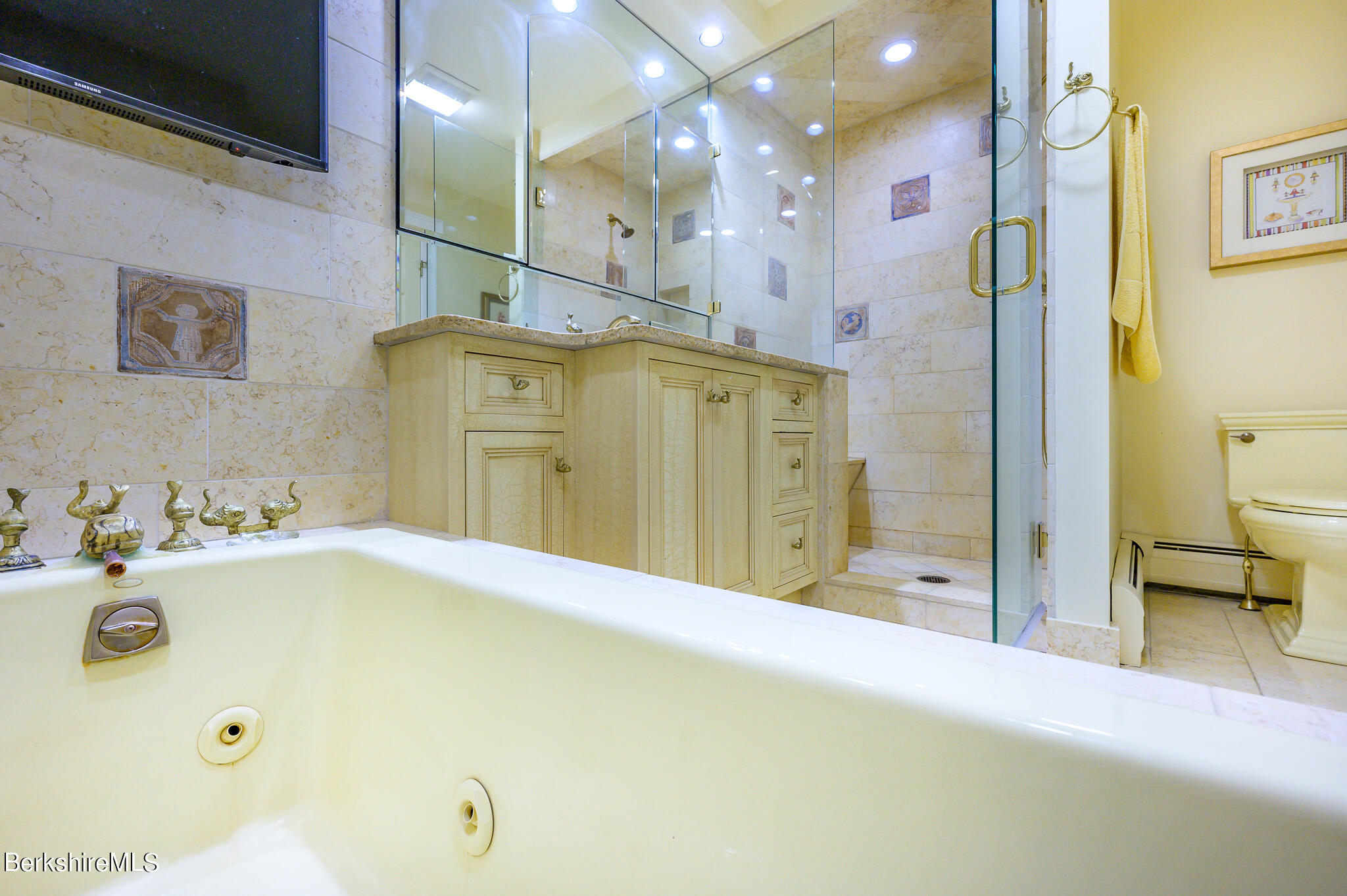 66 West Center Road West Stockbridge, MA 01266 - Photo 22 of 47 En suite with jet tub