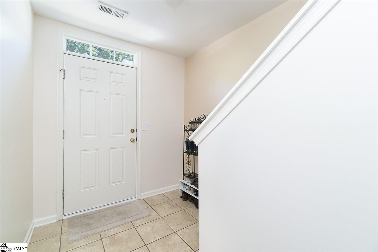 117 Sylvan Oak Way Simpsonville, SC 29681 - Photo 2 of 28